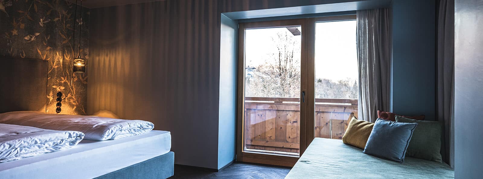 hotel-kaprun-dasfalkenstein-falkenstein-kitzsteinhorn-zellkaprun-zellamseekaprun-wellness-hallenbad-sauna-fitness-suite-studio-doppelzimmer-badewanne-premium-9-
