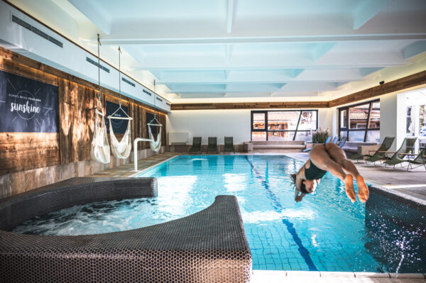 hotel-kaprun-dasfalkenstein-falkenstein-zellamsee-kaprun-bar-wellness-wellnesshotel-spa-pool-hallenbad-sauna-spa-massage-schwimmbad-175
