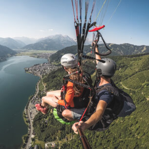 Flug über den Zeller See mit Falken Air Tandem Paragliding